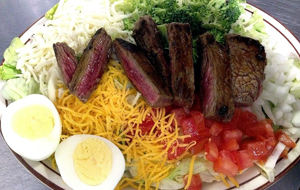 Beef with egg and tomatoes